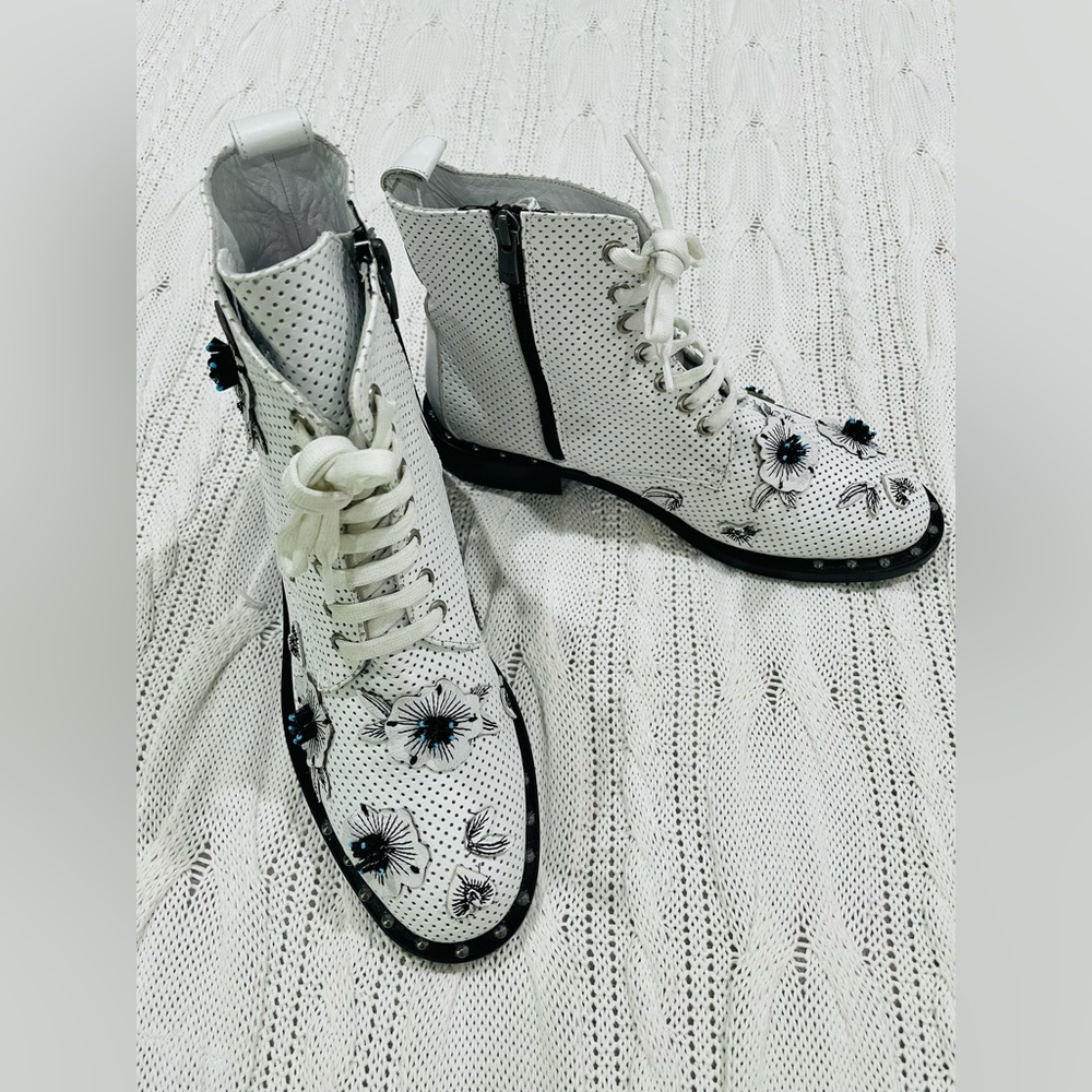 MAGZA White Genuine Leather Ankle Boots – Floral Appliqué & Perforated Design - Picture 4 of 15